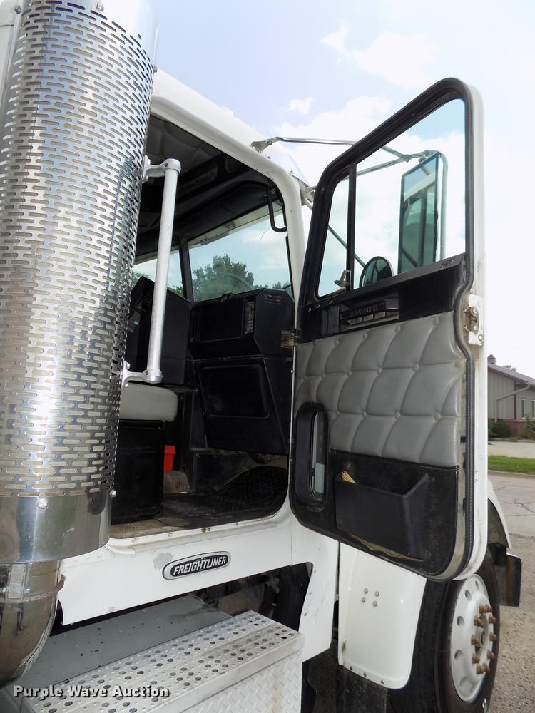 image for item DB8666 1998 Freightliner FLD120 dump truck