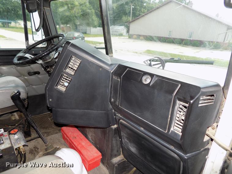 image for item DB8666 1998 Freightliner FLD120 dump truck