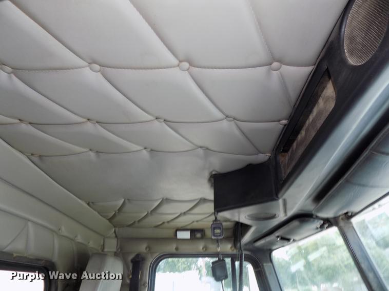 image for item DB8666 1998 Freightliner FLD120 dump truck