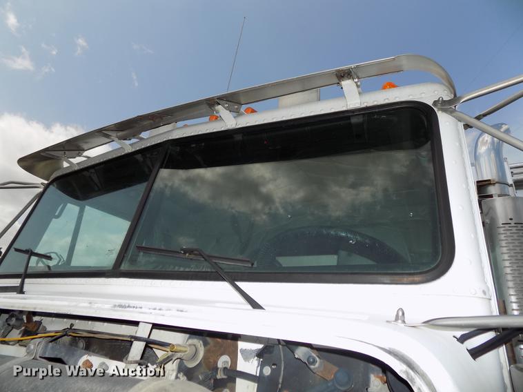 image for item DB8666 1998 Freightliner FLD120 dump truck