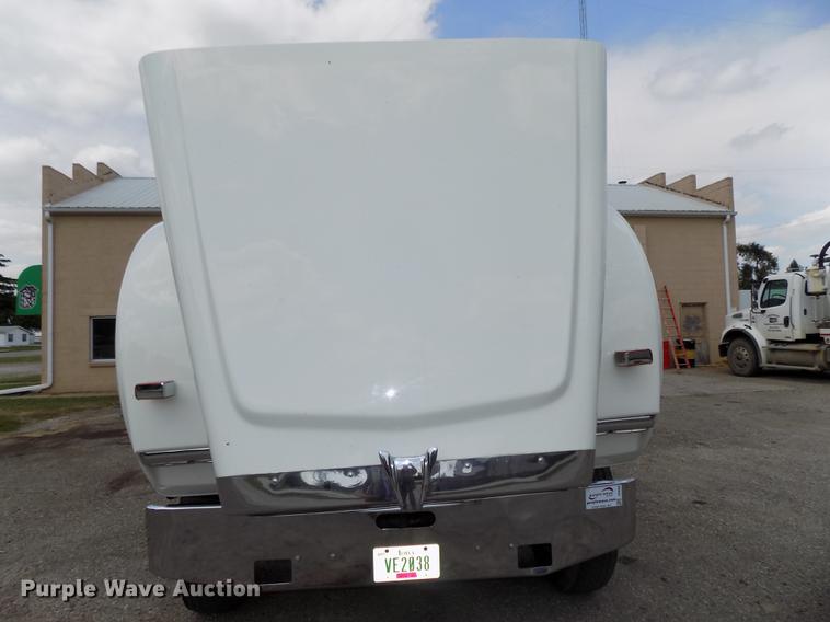 image for item DB8666 1998 Freightliner FLD120 dump truck