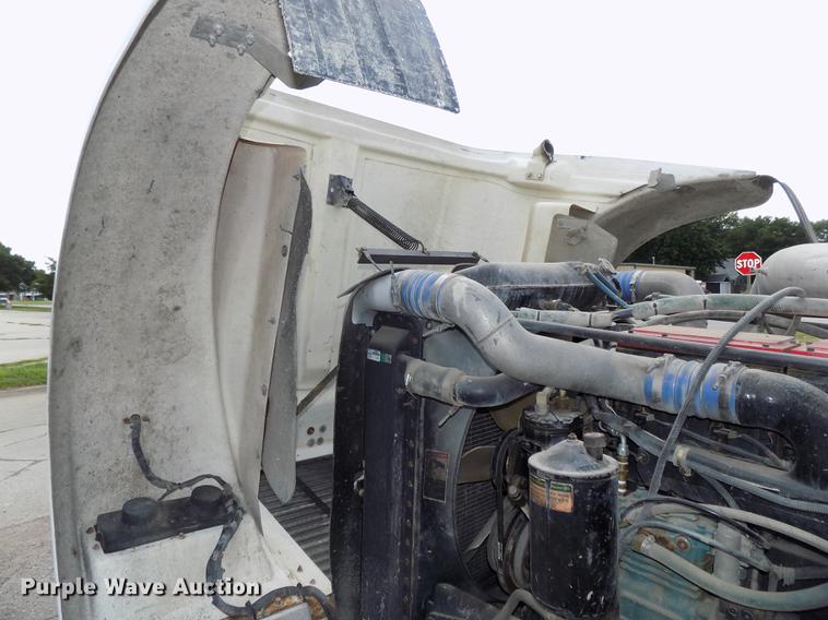 image for item DB8666 1998 Freightliner FLD120 dump truck