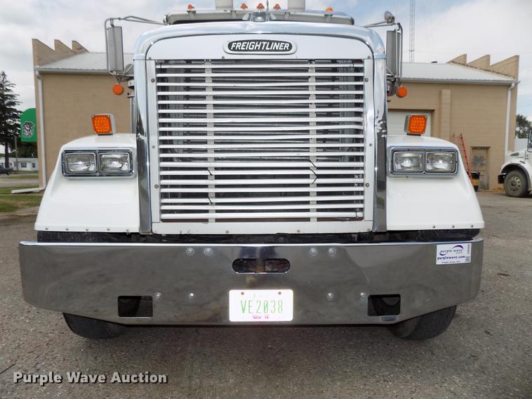 image for item DB8666 1998 Freightliner FLD120 dump truck