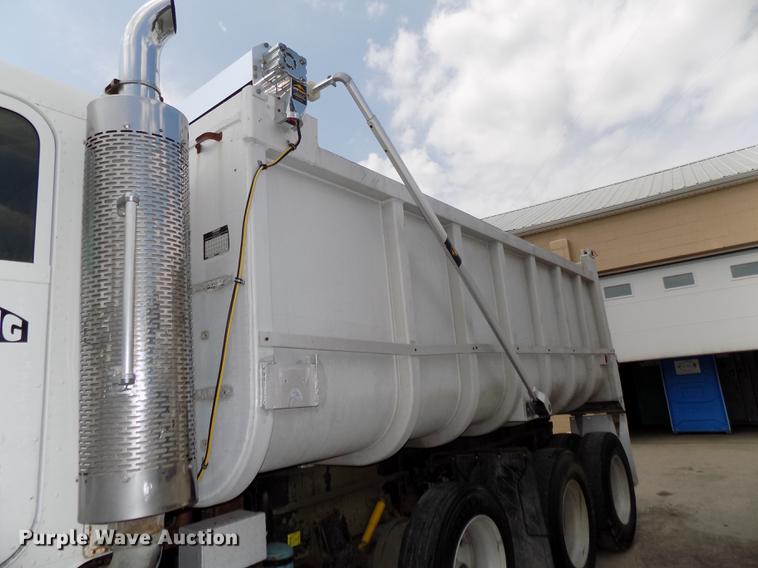 image for item DB8666 1998 Freightliner FLD120 dump truck