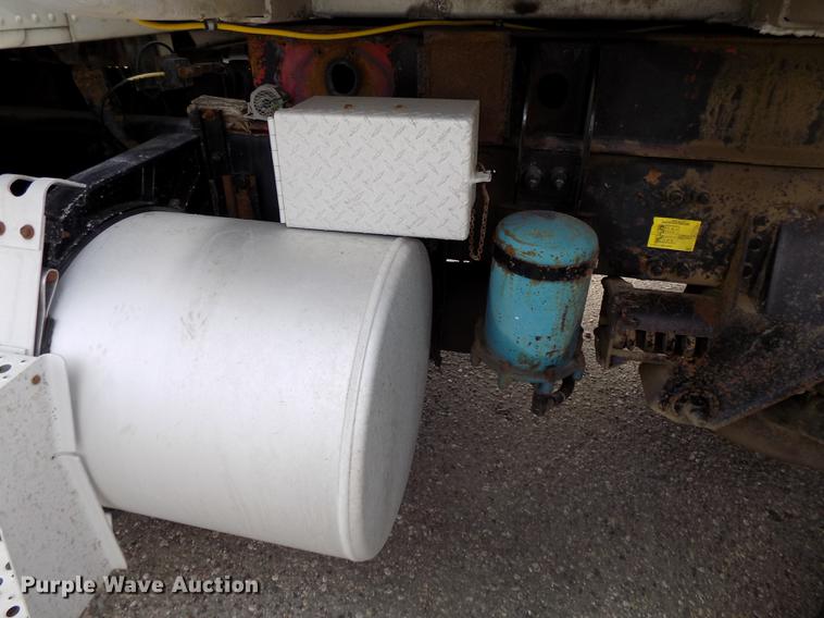 image for item DB8666 1998 Freightliner FLD120 dump truck