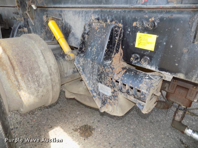 image for item DB8666 1998 Freightliner FLD120 dump truck