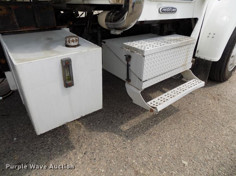 image for item DB8666 1998 Freightliner FLD120 dump truck