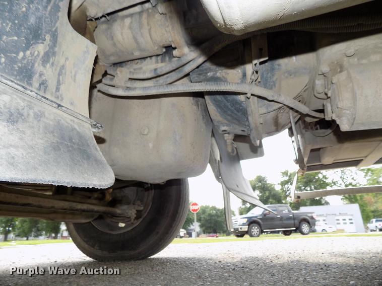 image for item DB8666 1998 Freightliner FLD120 dump truck