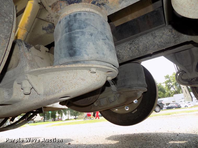 image for item DB8666 1998 Freightliner FLD120 dump truck