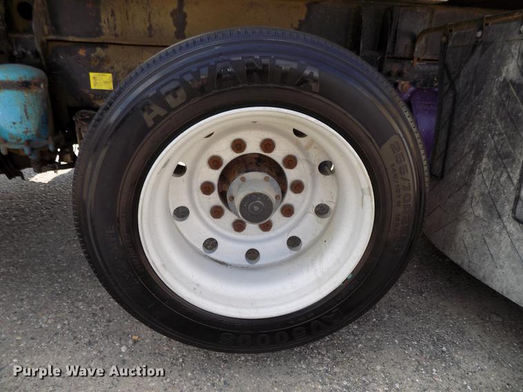 image for item DB8666 1998 Freightliner FLD120 dump truck