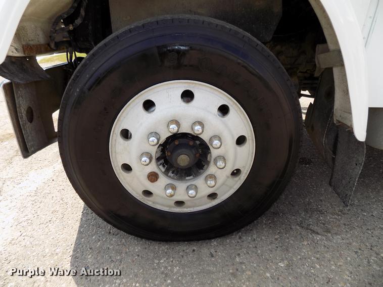 image for item DB8666 1998 Freightliner FLD120 dump truck