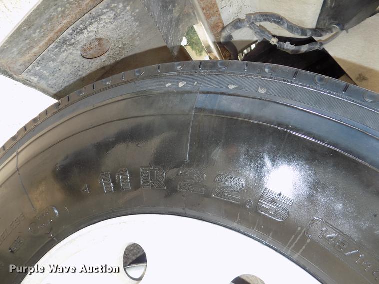 image for item DB8666 1998 Freightliner FLD120 dump truck