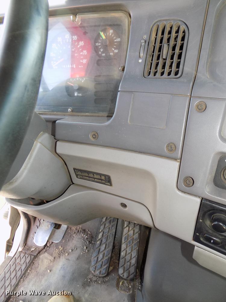 image for item DB8672 2000 Sterling dump truck