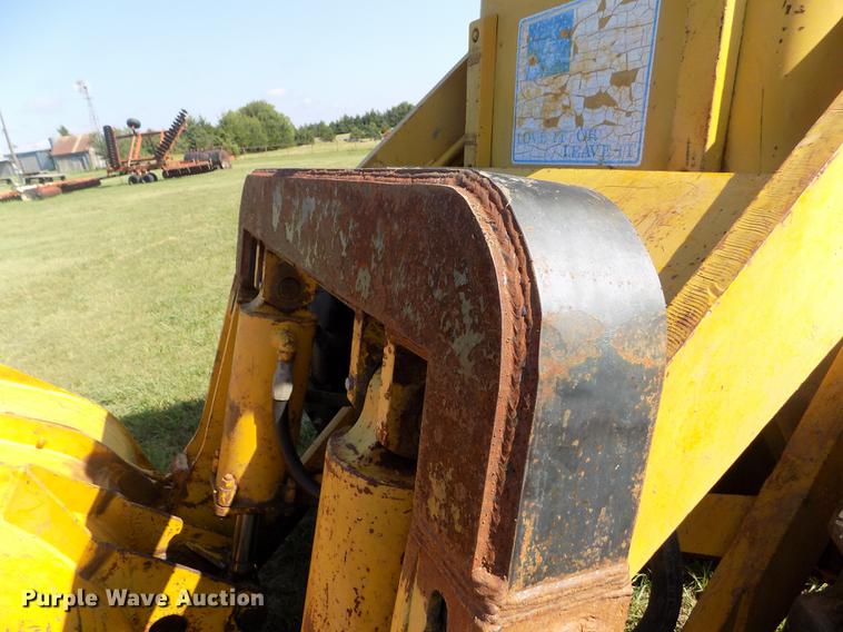 image for item DB9188 1975 Michigan 175A wheel loader