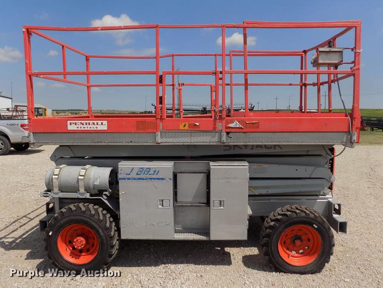 image for item DB9195 2001 Skyjack SJ8831 scissor lift