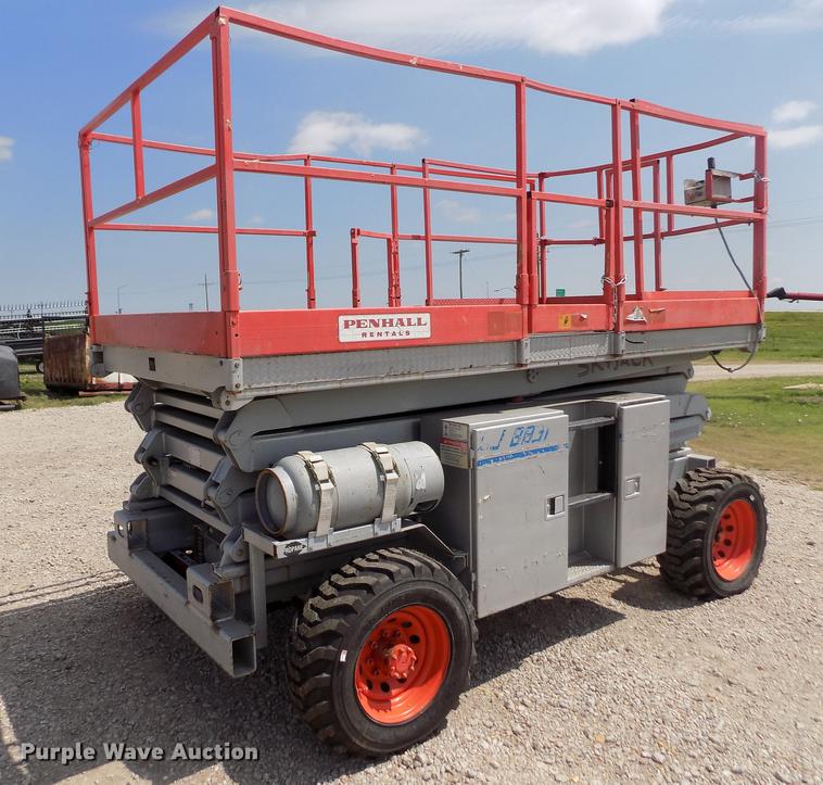 image for item DB9195 2001 Skyjack SJ8831 scissor lift