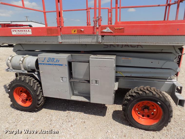 image for item DB9195 2001 Skyjack SJ8831 scissor lift