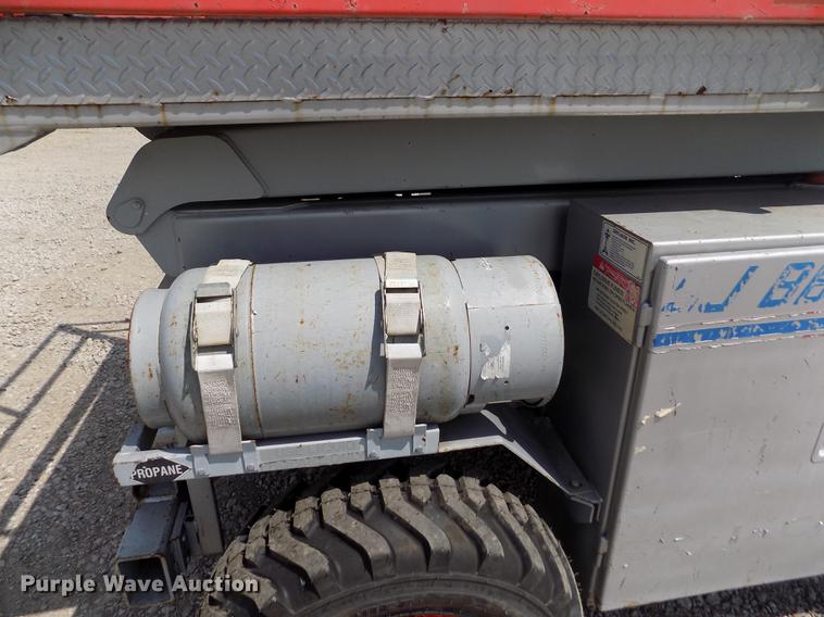 image for item DB9195 2001 Skyjack SJ8831 scissor lift