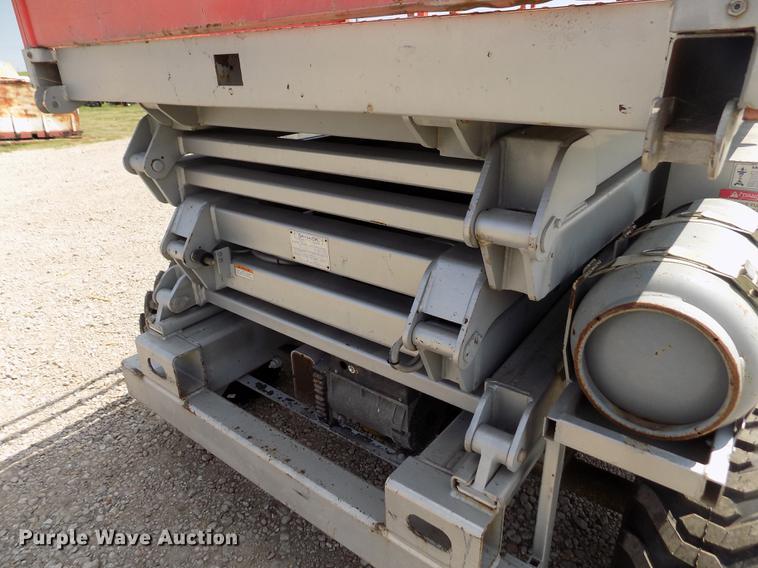 image for item DB9195 2001 Skyjack SJ8831 scissor lift