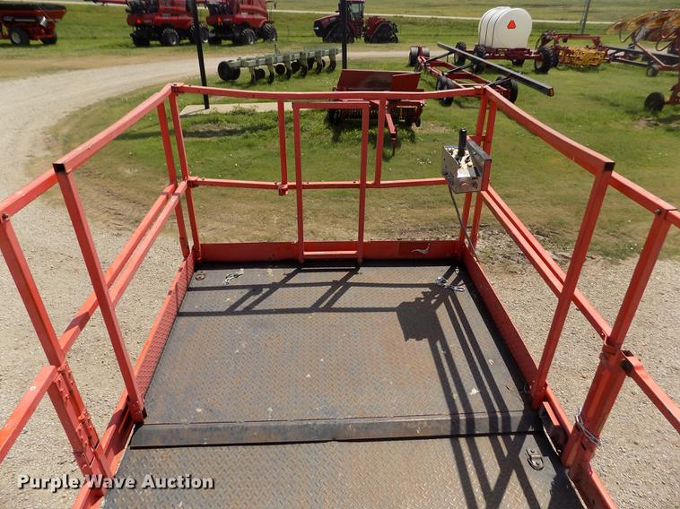 image for item DB9195 2001 Skyjack SJ8831 scissor lift