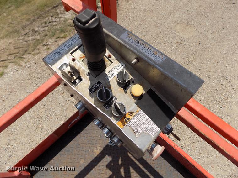 image for item DB9195 2001 Skyjack SJ8831 scissor lift