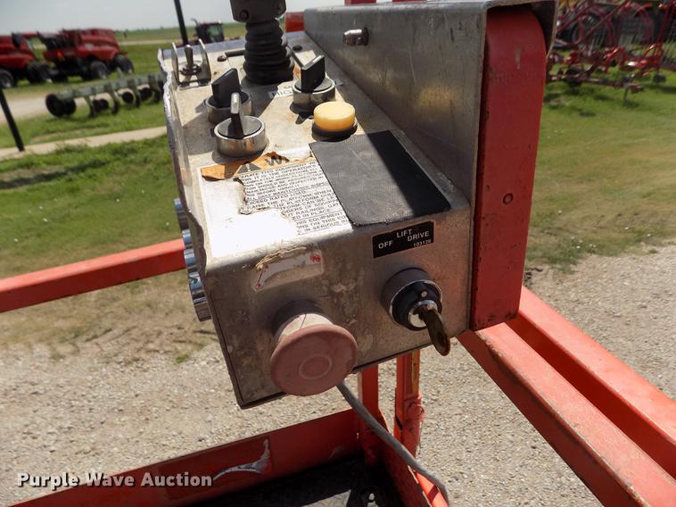 image for item DB9195 2001 Skyjack SJ8831 scissor lift