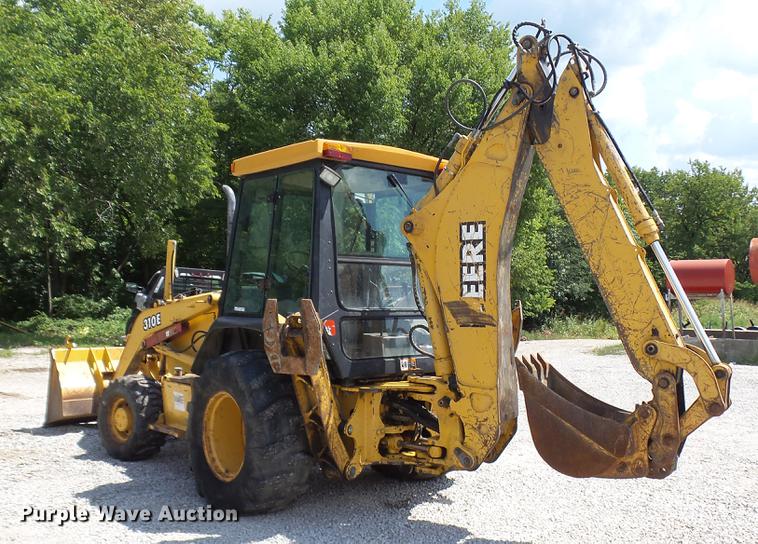 image for item DB9302 1997 John Deere 310E backhoe