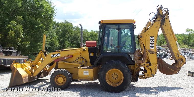 image for item DB9302 1997 John Deere 310E backhoe