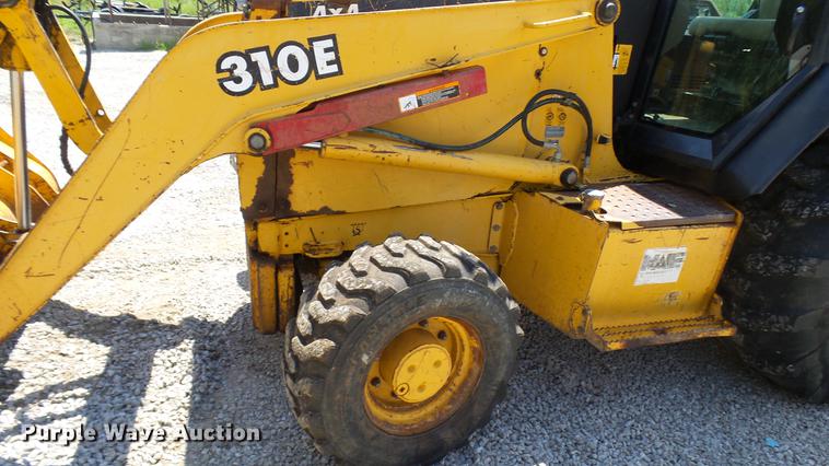 image for item DB9302 1997 John Deere 310E backhoe