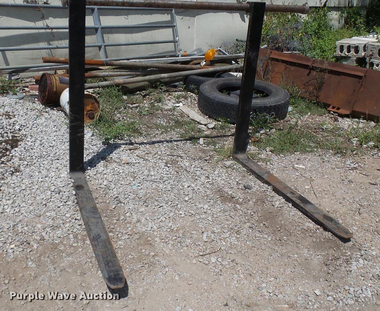 image for item DB9302 1997 John Deere 310E backhoe