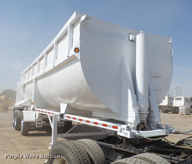 image for item DD1130 2003 CST end dump trailer