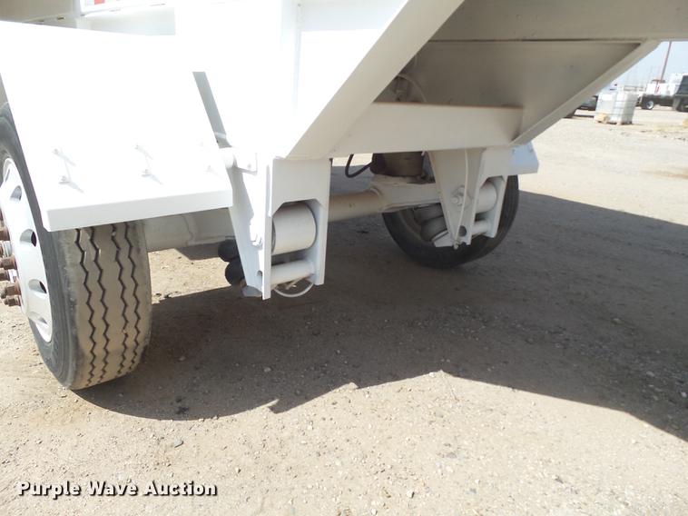 image for item DD1130 2003 CST end dump trailer