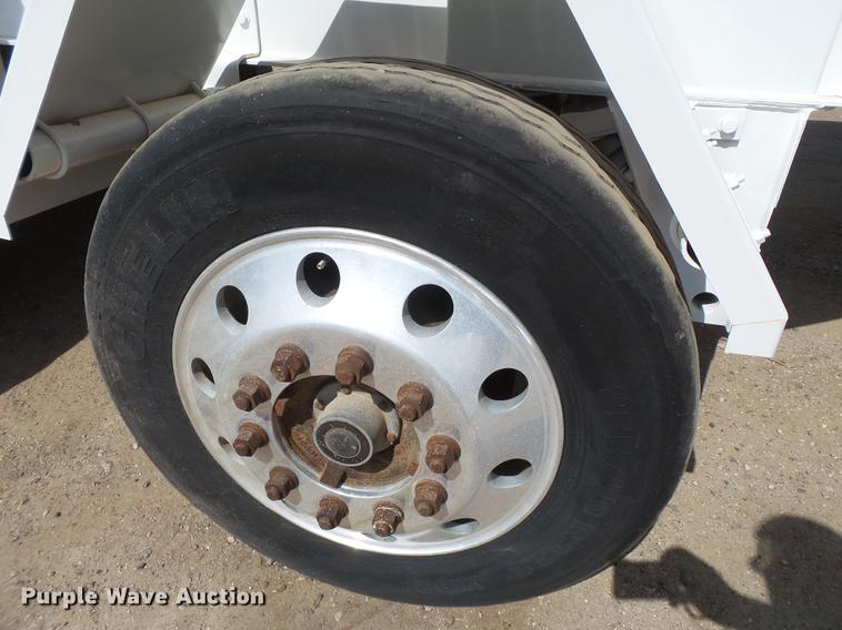 image for item DD1130 2003 CST end dump trailer