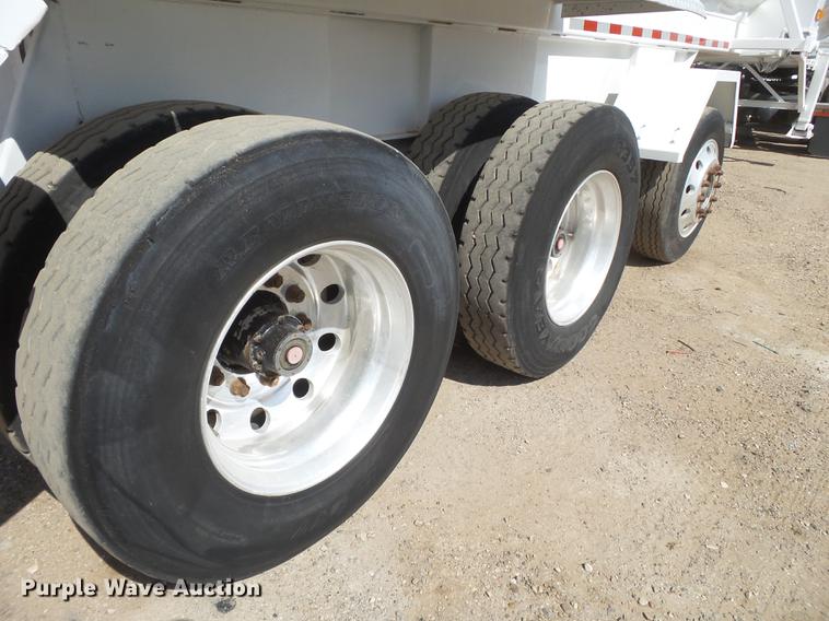 image for item DD1130 2003 CST end dump trailer