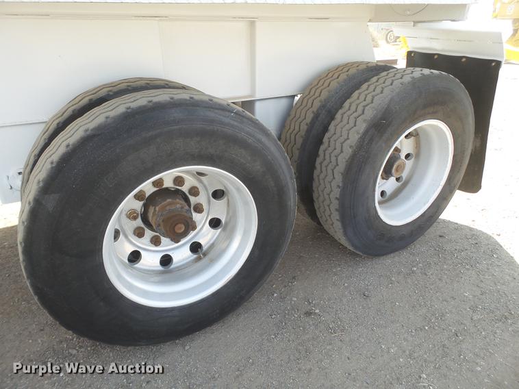 image for item DD1130 2003 CST end dump trailer