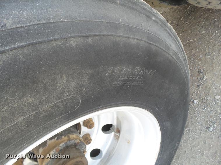 image for item DD1130 2003 CST end dump trailer