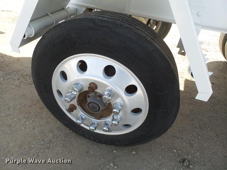 image for item DD1130 2003 CST end dump trailer