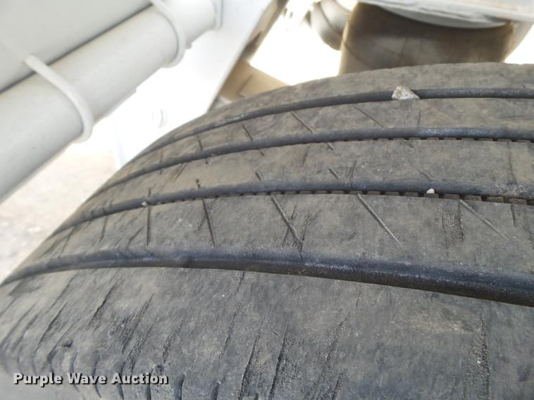 image for item DD1130 2003 CST end dump trailer