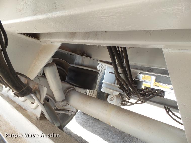 image for item DD1130 2003 CST end dump trailer