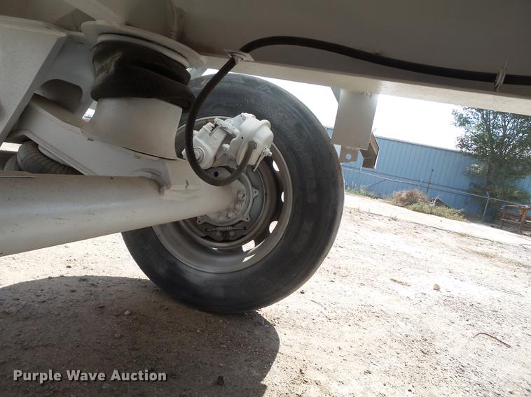 image for item DD1130 2003 CST end dump trailer