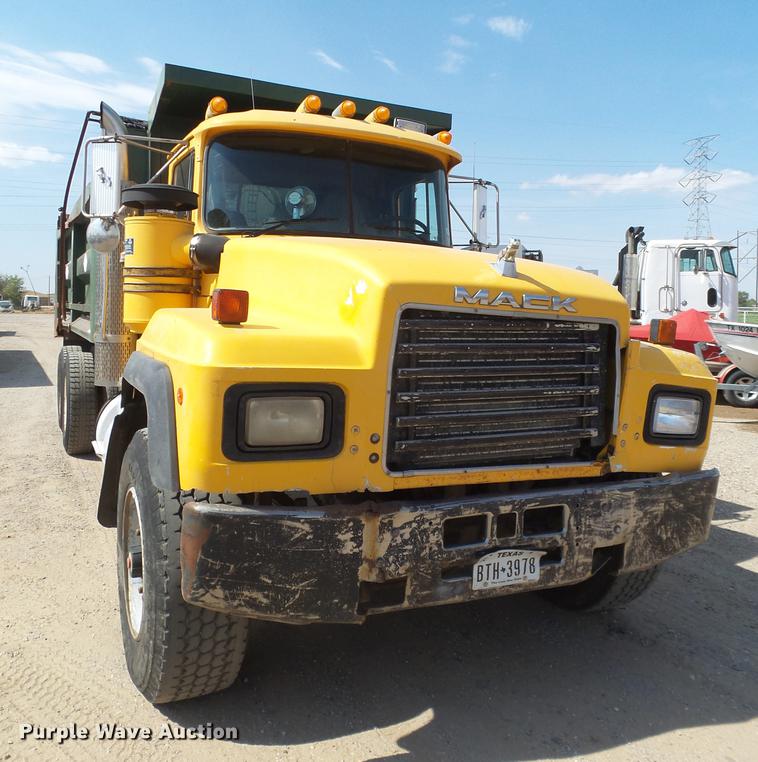 image for item DD1131 1996 Mack RD688S dump truck