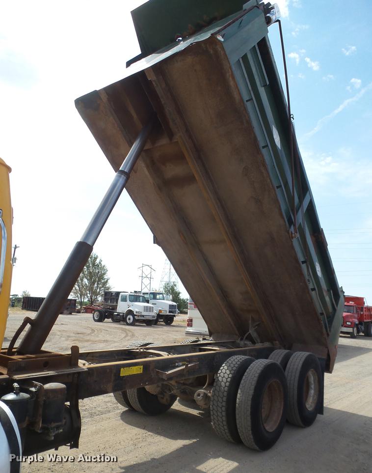 image for item DD1131 1996 Mack RD688S dump truck