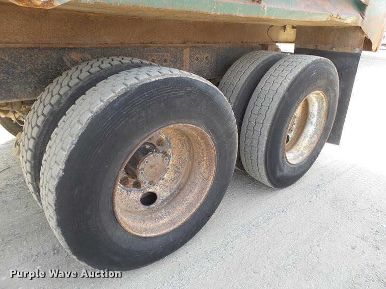 image for item DD1131 1996 Mack RD688S dump truck