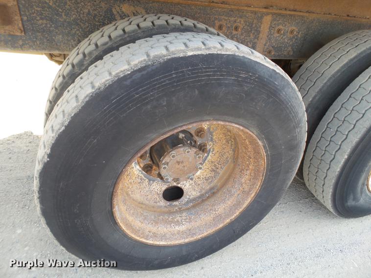 image for item DD1131 1996 Mack RD688S dump truck