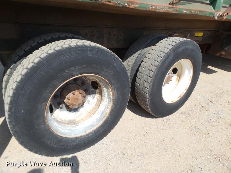 image for item DD1131 1996 Mack RD688S dump truck