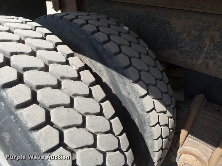 image for item DD1131 1996 Mack RD688S dump truck