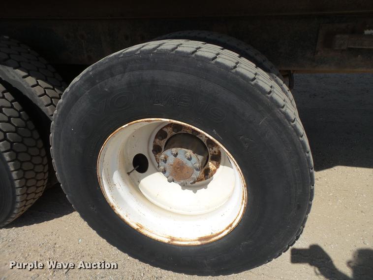 image for item DD1131 1996 Mack RD688S dump truck