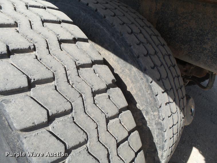 image for item DD1131 1996 Mack RD688S dump truck