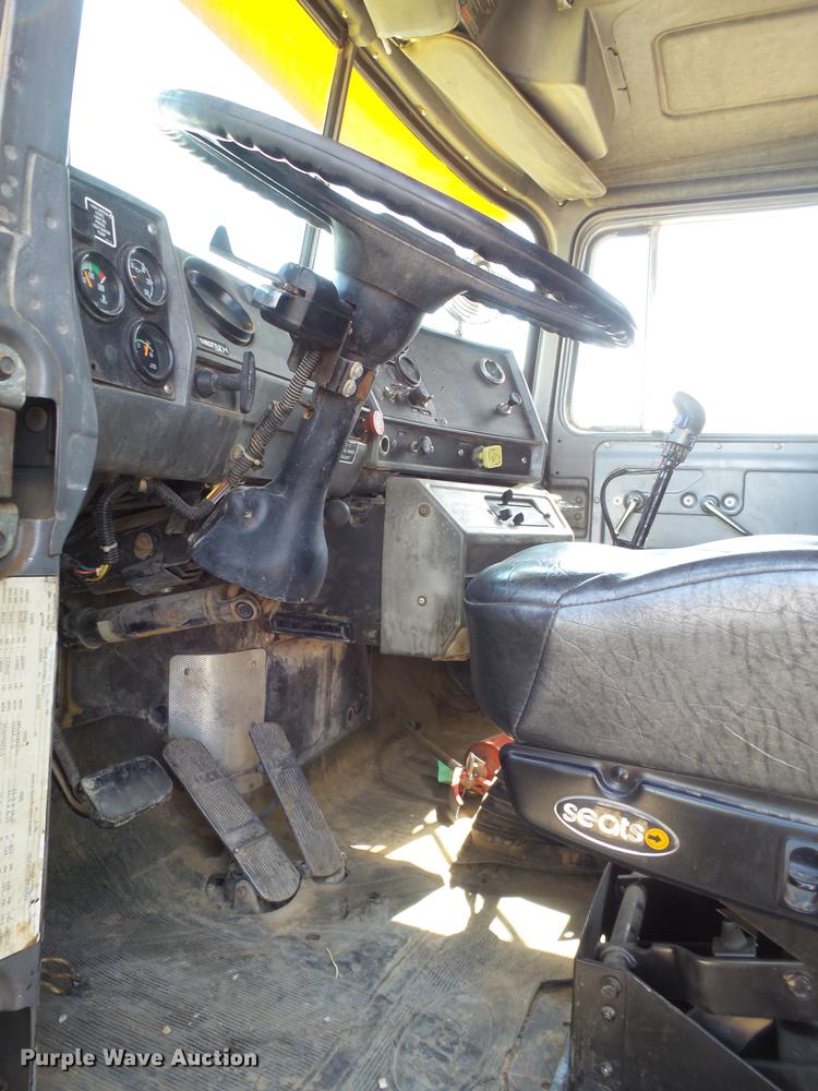 image for item DD1131 1996 Mack RD688S dump truck