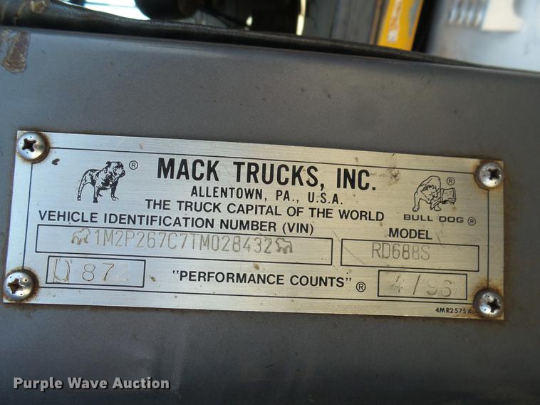 image for item DD1131 1996 Mack RD688S dump truck